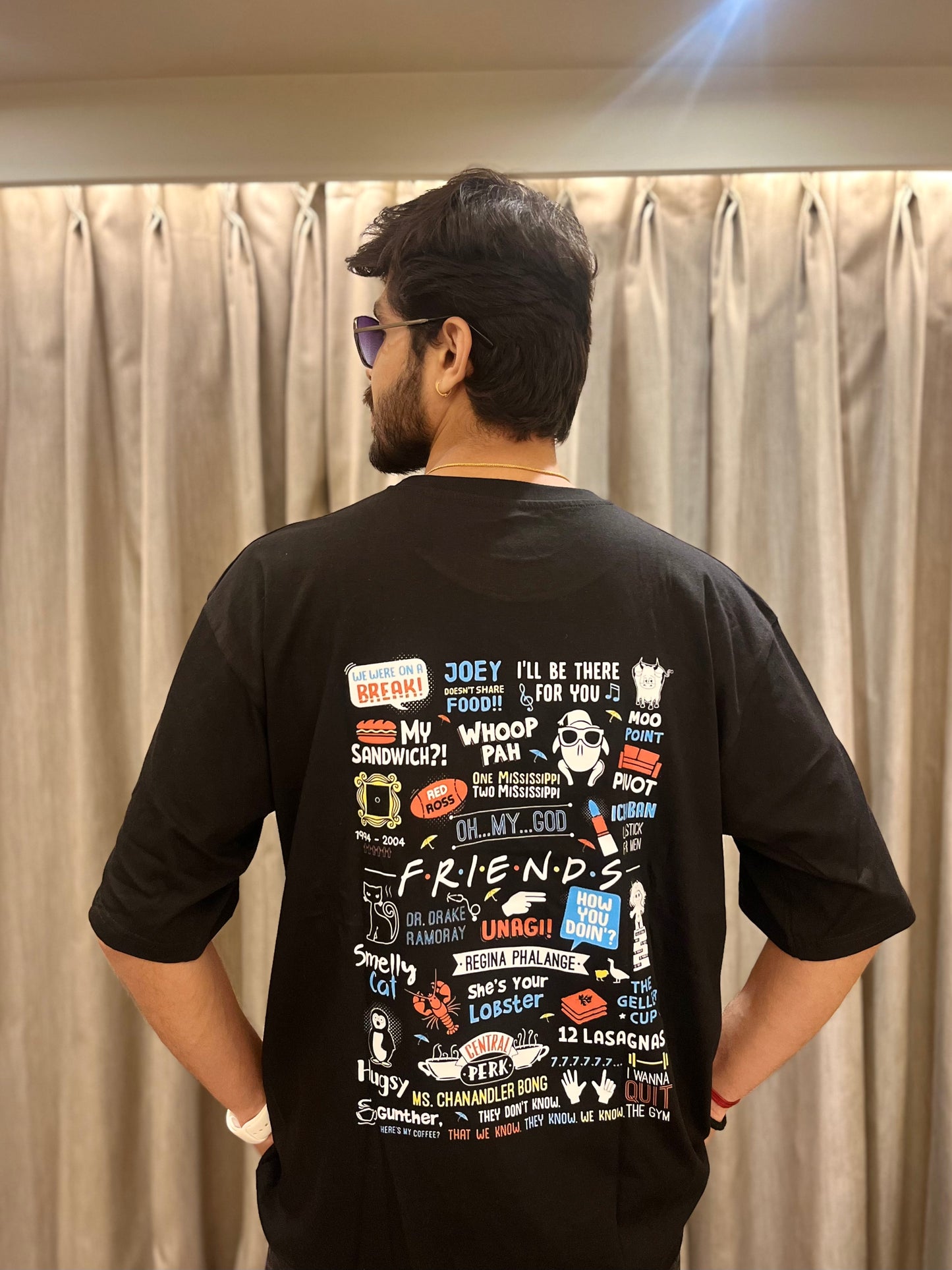 F.R.I.E.N.D.S OVERSIZED UNISEX T-SHIRT